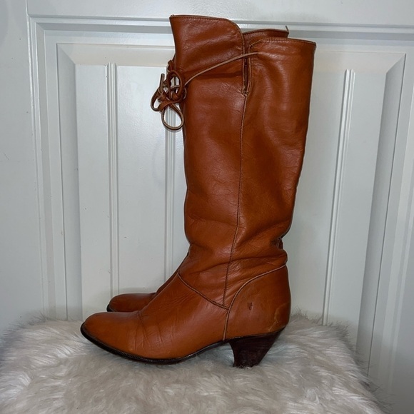 True vintage cognac leather Frye knee boot low heel cute tie detail size 8-8.5 - Picture 1 of 16
